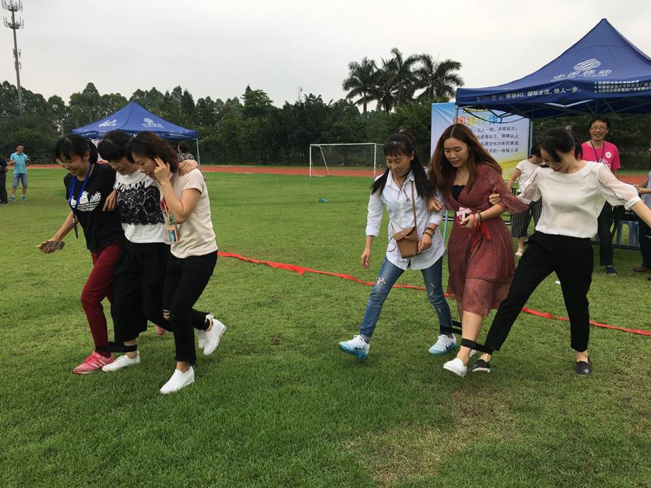 说明: F:\5月25日 工会 学校成功举办教职工趣味运动会新闻\3、运动现场3.JPG