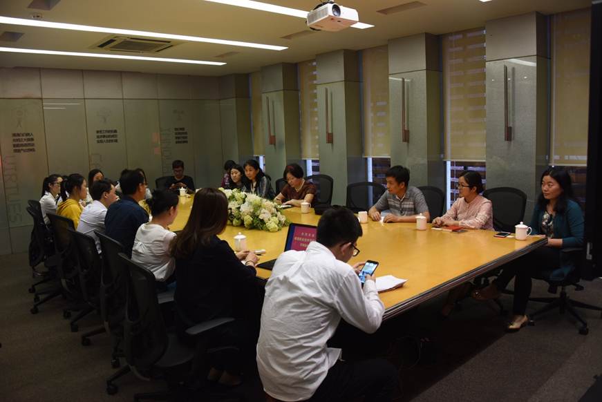 说明: D:\2018年新闻\新闻稿（经管学院“三合一”大行动，掀起走访企业高潮）\DSC_2309.JPG