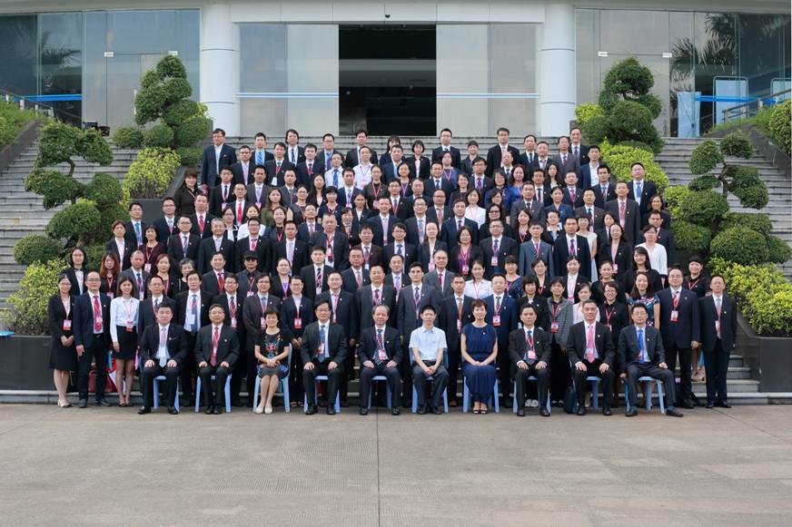 说明: F:\Users\Administrator\Desktop\学校党代会\党代会\合影\全体党代表、列席代表合影留念.jpg