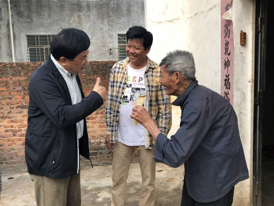 说明: D:\2018年新闻\(新闻稿)落实“粤菜师傅”工程,助力精准扶贫——顺德职业技术学院赴雷州开展精准扶贫活动\658723158773913179.jpg