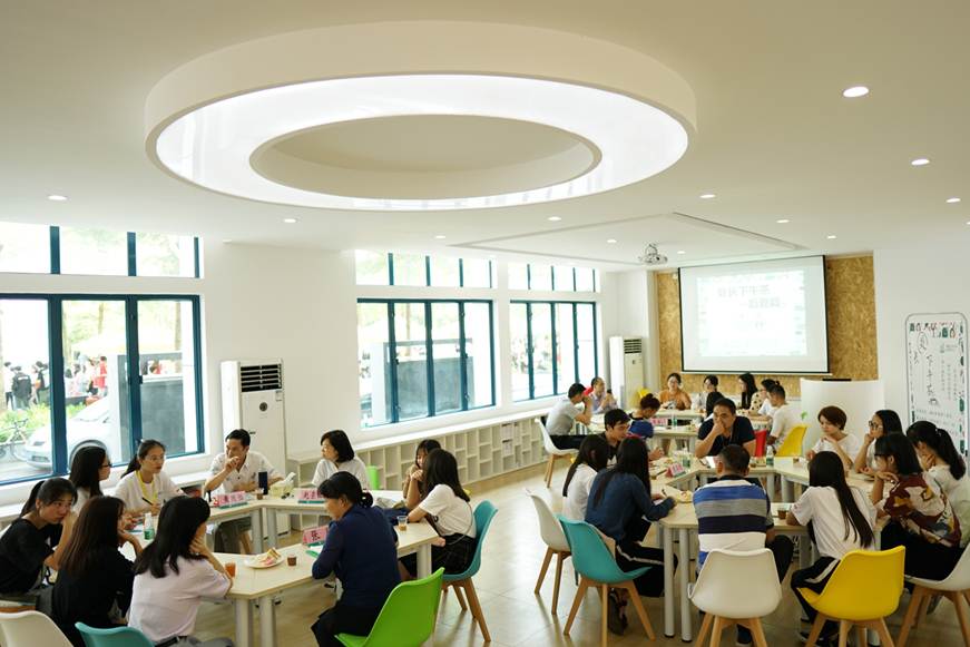 说明: D:\2019年新闻\2019年4月24日处长下午茶\活动现场.jpg