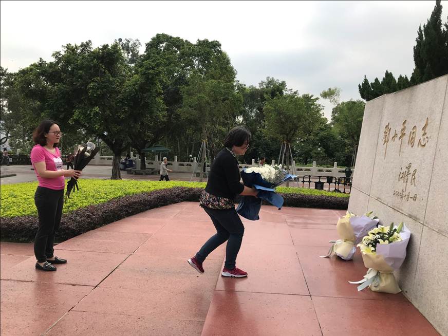 说明: D:\2019年新闻\20190513 新闻稿（大潮起珠江——商学院党政办支部开展纪念广东改革开放40周年主题党日活动）\图片4.jpg