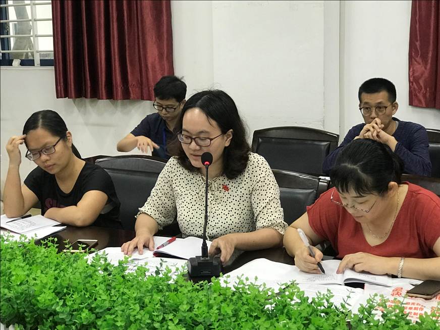 说明: D:\2019年新闻\20190516 新闻稿（商学院举行省教育大会文件精神传达会）\图片4.jpg