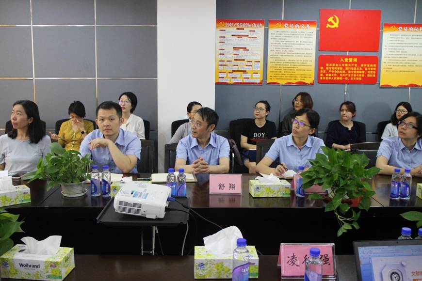 说明: D:\2019年新闻\图书馆成功举办“文献收集与论文写作”专题讲座\讲座现场4.JPG