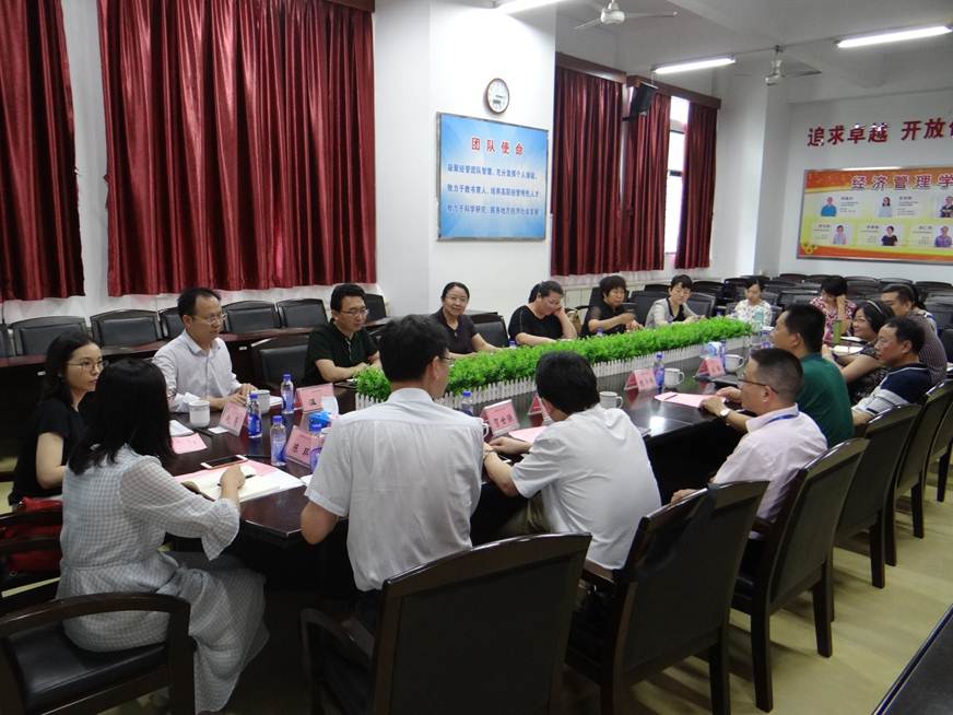 说明: D:\2019年新闻\20190620 新闻稿(广东财经大学会计学院邢风云院长一行来德赢研讨)\图片 (4).jpg