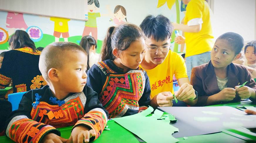 说明: D:\2019年新闻\7月23日 凉山有梦，同筑共创——酒管学院赴凉山开展三下乡活动\微信图片_201908301556223.jpg