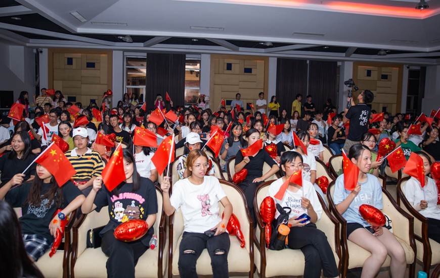 说明: D:\2019年新闻\定稿 美育现场之我和我的祖国新闻稿A(1)\2.jpg