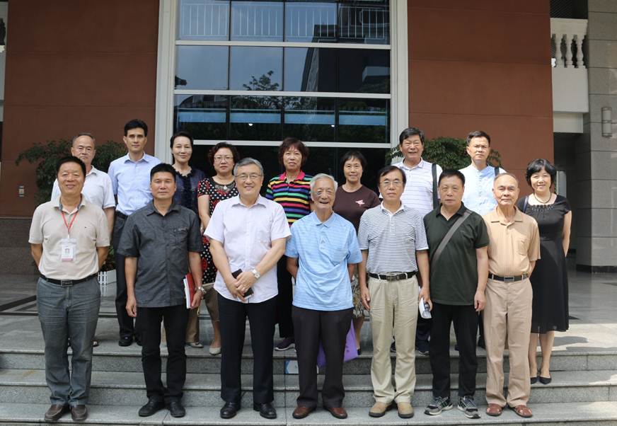 说明: D:\2019年新闻\191015 工会 德赢关工委成员赴深圳职业技术学院学习交流\5、合影留念.jpg