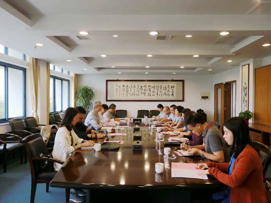 说明: D:\2019年新闻\佛山传媒集团党委书记宋卫东一行来访德赢新闻稿\座谈会.jpg