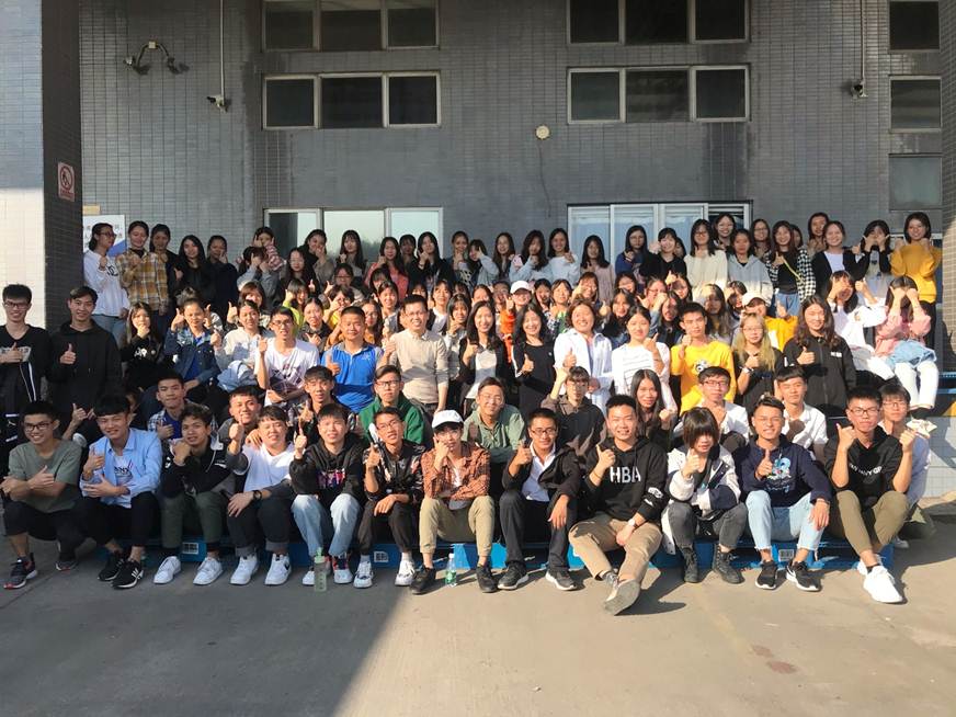 说明: D:\2019年新闻\20191125 新闻稿（商学院医学物流新体验）\图片 (2).jpg